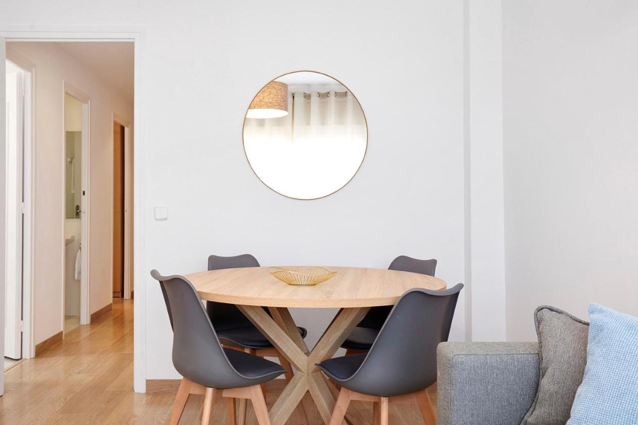 Fisa Rentals Aribau Barcelona Bagian luar foto