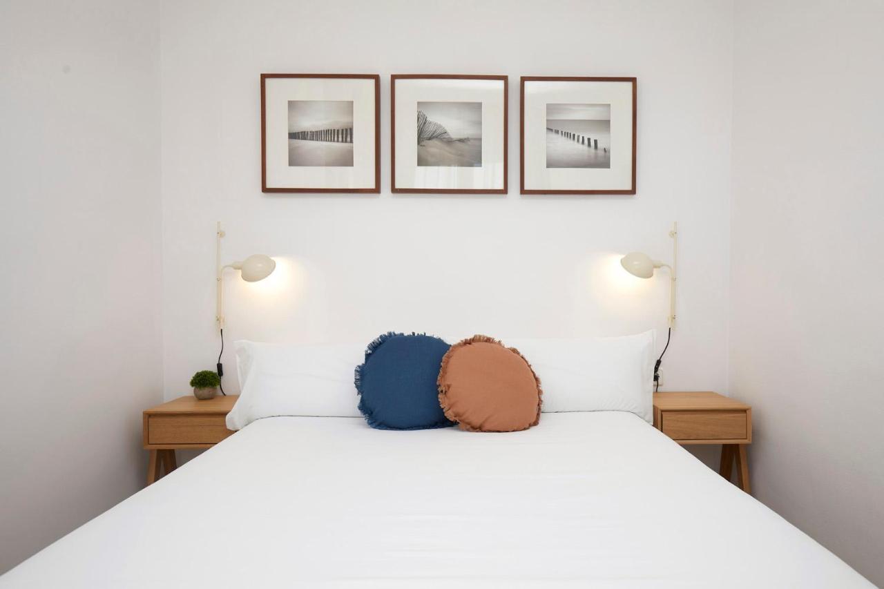 Fisa Rentals Aribau Barcelona Bagian luar foto