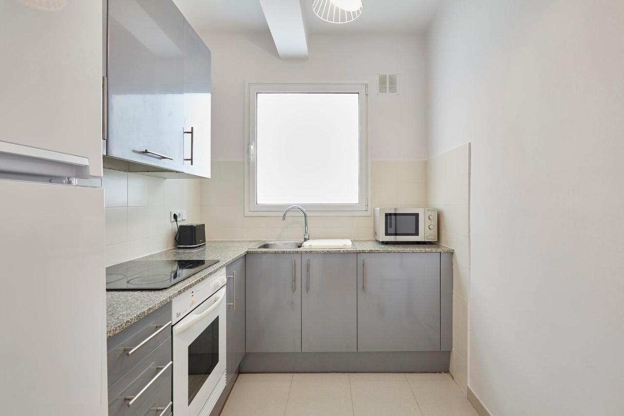 Fisa Rentals Aribau Barcelona Bagian luar foto