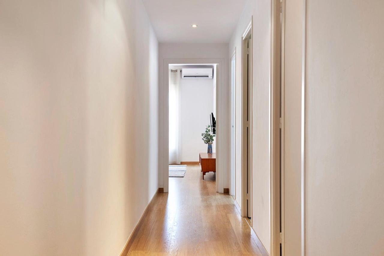 Fisa Rentals Aribau Barcelona Bagian luar foto