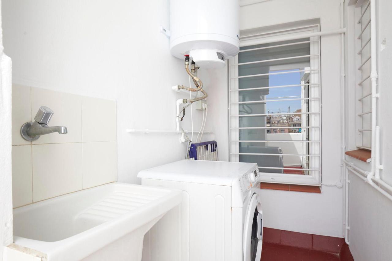 Fisa Rentals Aribau Barcelona Bagian luar foto